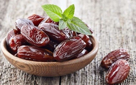 قیمت خرید خرما پیارم صادراتی + فروش ویژه